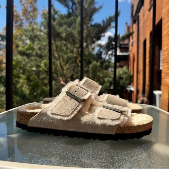 New Birkenstock Arizona Shearling Sandals in Taupe Suede 38 - Picture 5 of 13